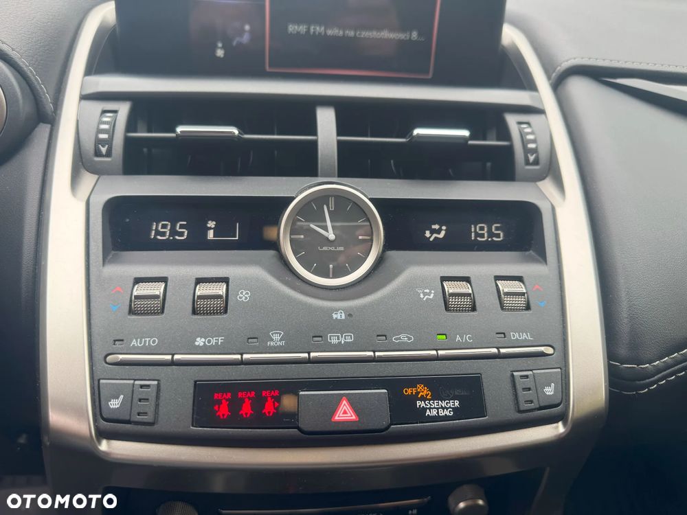 Lexus NX 350h Business AWD - 22