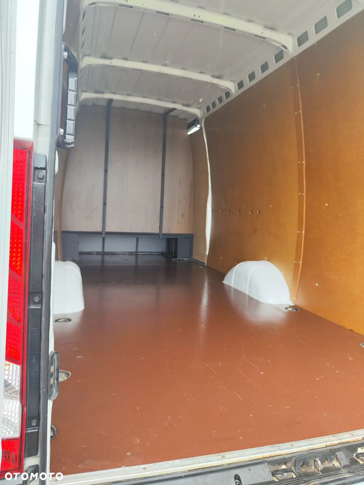 Iveco Daily 35S14 maxi brygadówka 7 osób - 9