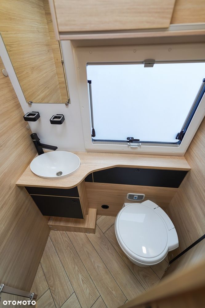 Ford Chausson 720 Titanium Line - 30