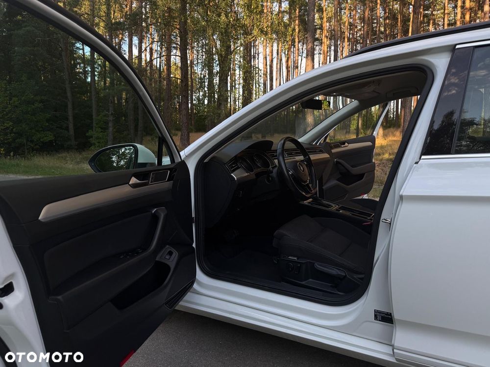 Volkswagen Passat - 8