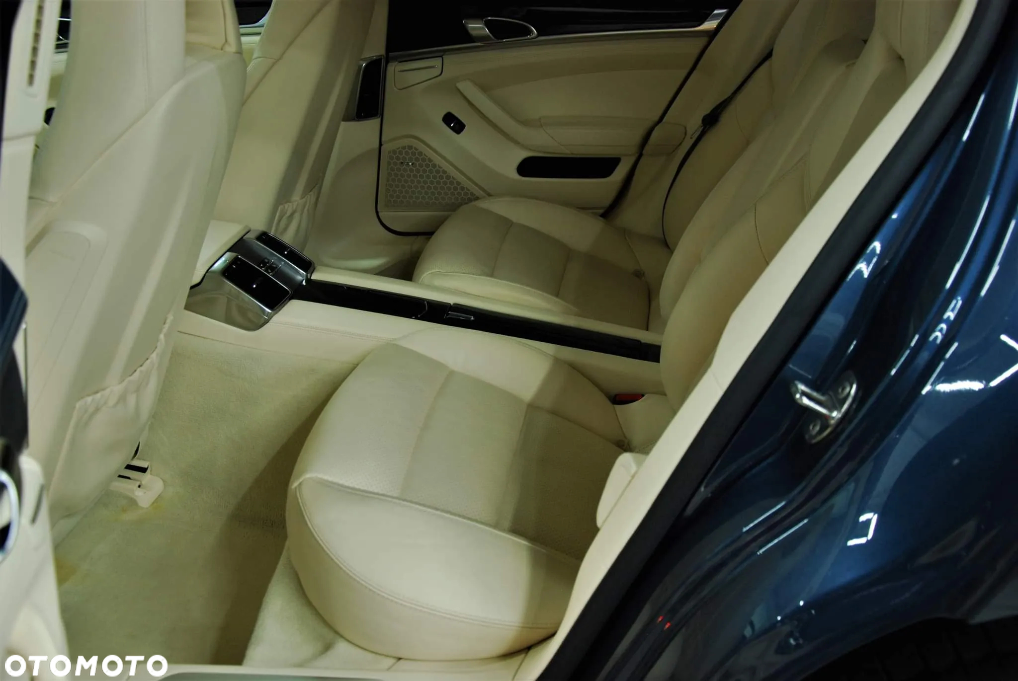 Porsche Panamera - 40