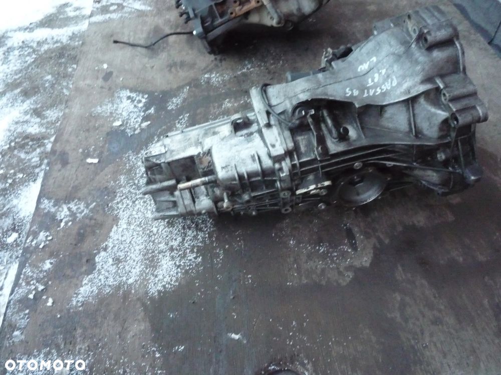 VW PASSAT B5 LIFT 1.8T SKRZYNIA BIEGÓW LAU - 2