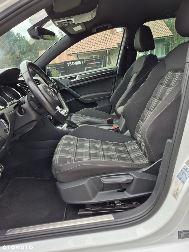Volkswagen Golf VII 2.0 TDI BMT GTD DSG - 13