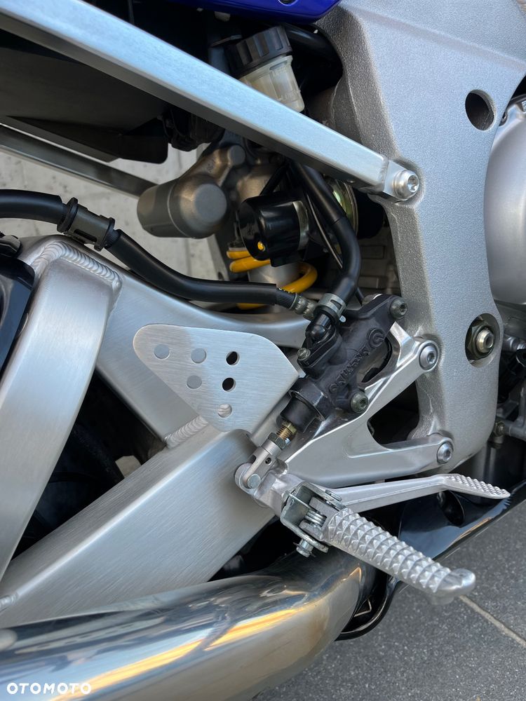 Yamaha R6 - 9
