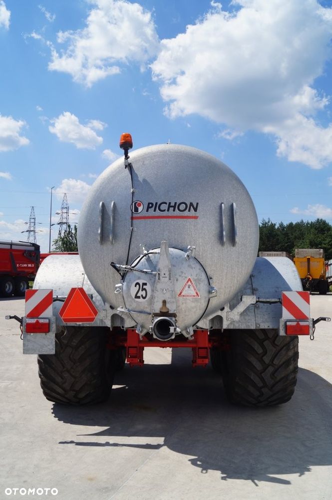 Pichon Wóz Asenizacyjny 18500R z Ramieniem do Pompowania - 11