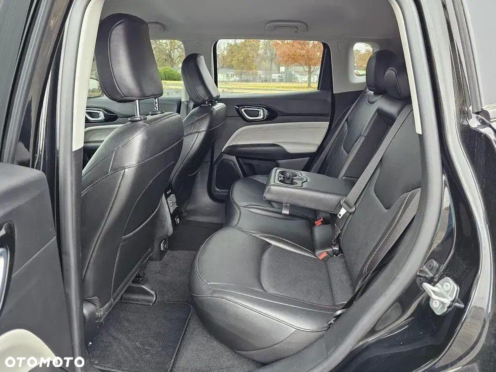 Jeep Compass - 10