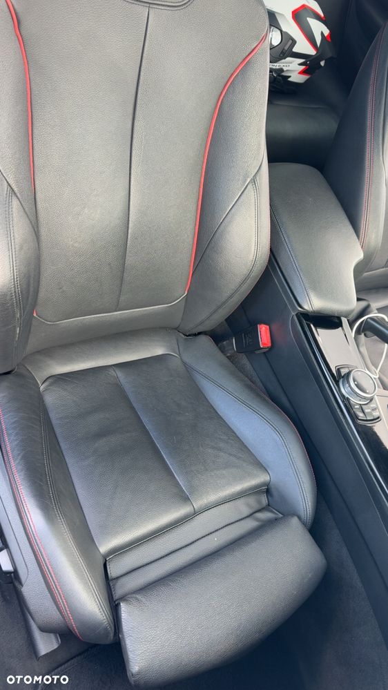 BMW Seria 3 328i Sport Line - 32