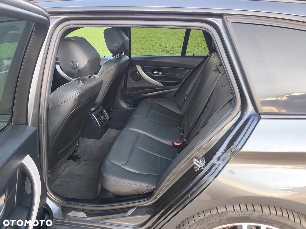 BMW Seria 3 320d xDrive Edition M Sport Shadow - 27