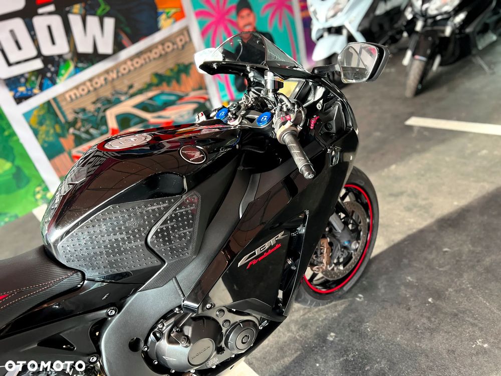 Honda CBR - 27