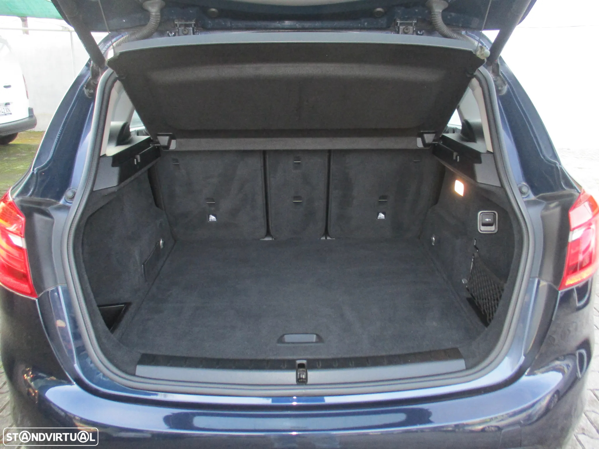 BMW 218 Active Tourer d Line Luxury Auto - 29