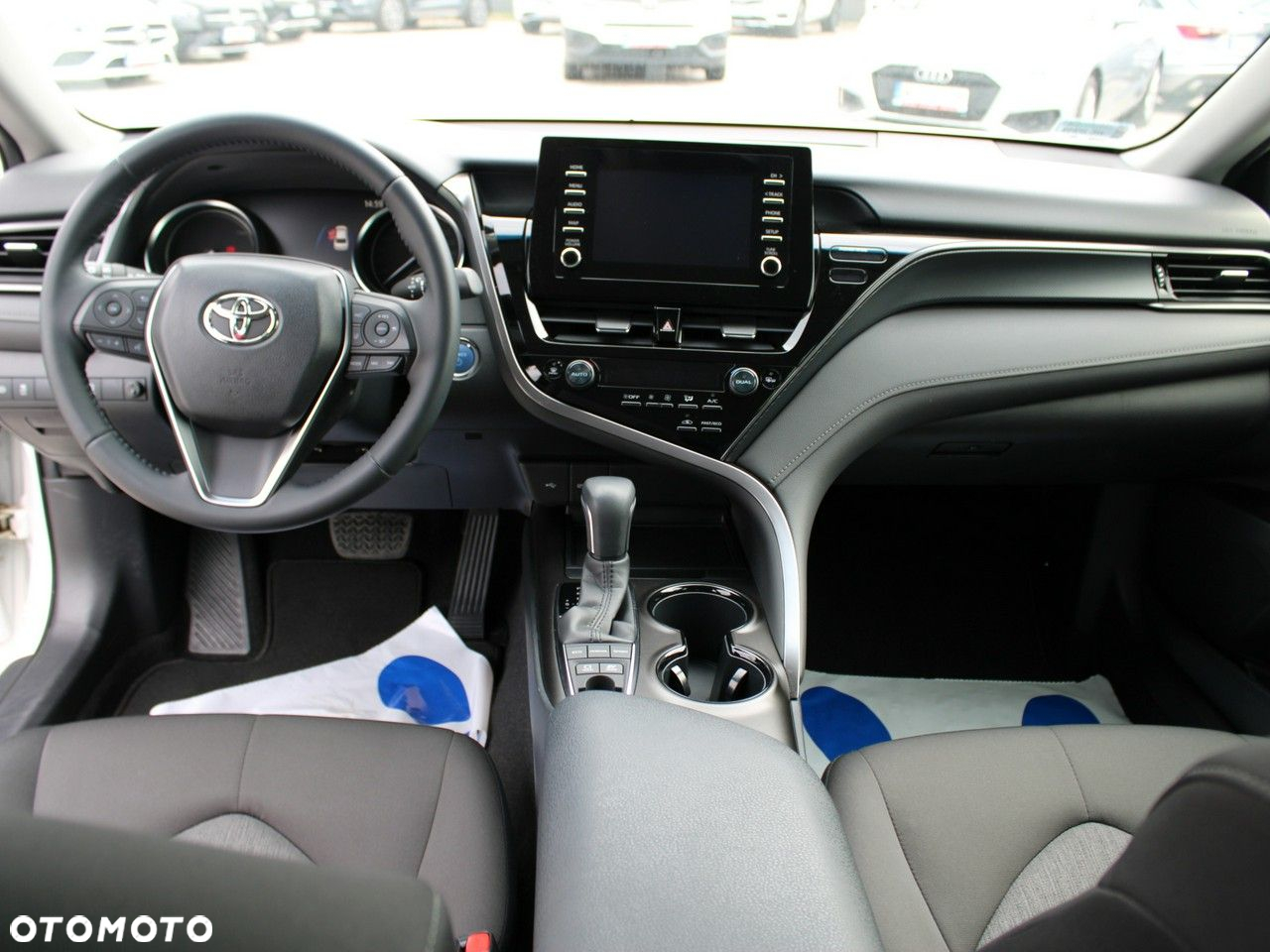 Toyota Camry - 30