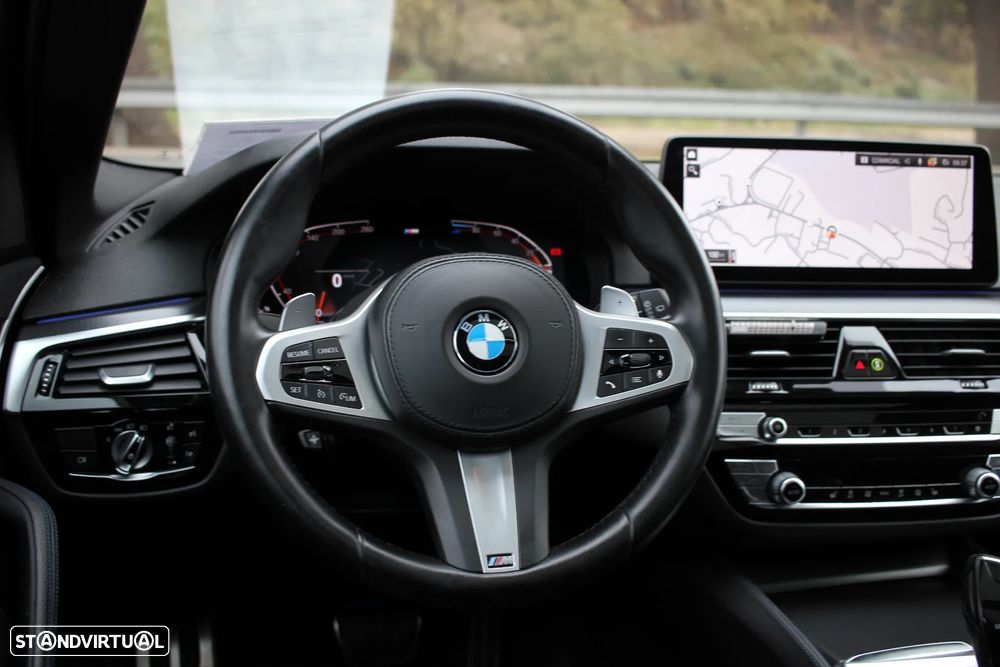 BMW 520 d Pack Desportivo M Auto - 41