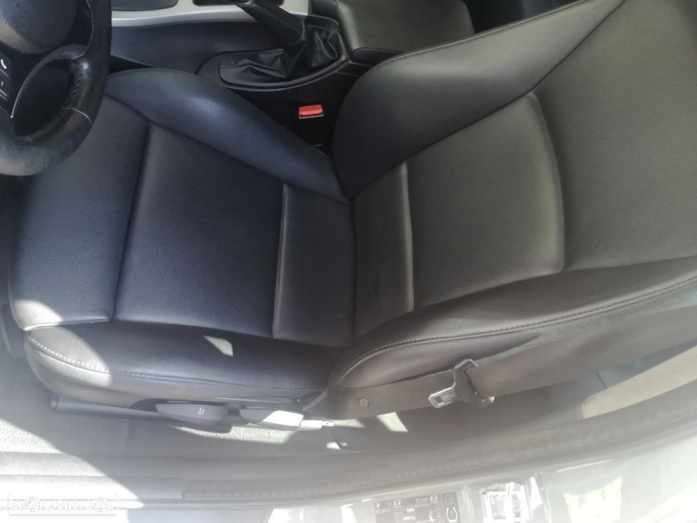 BMW 320 d Exclusive - 7