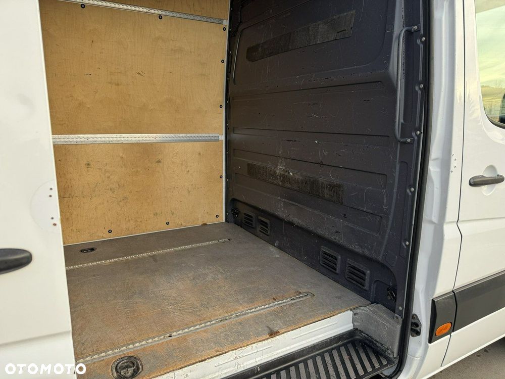 Mercedes-Benz Sprinter - 17