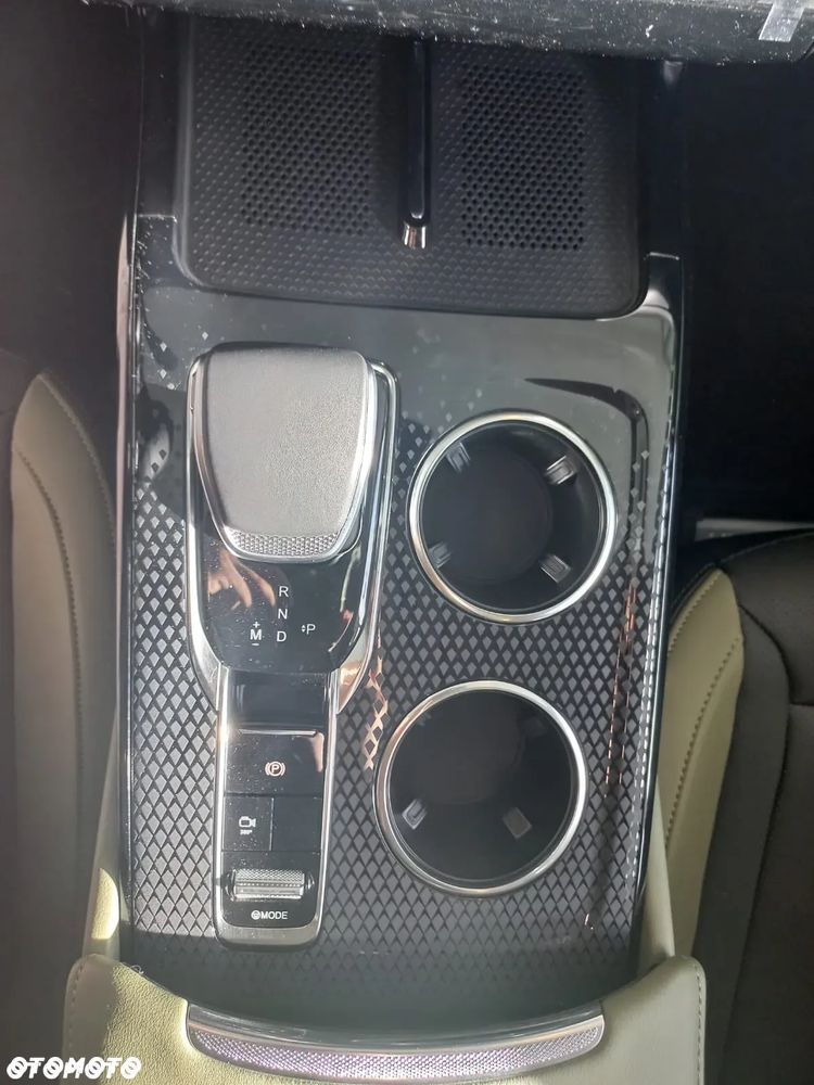 Hongqi HS3 1.5T FWD - 12