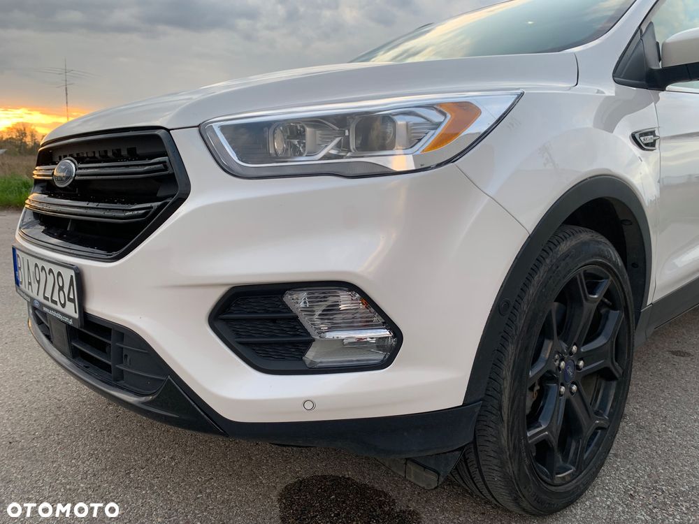 Ford Escape 2.0 EcoBoost AWD Titanium - 11