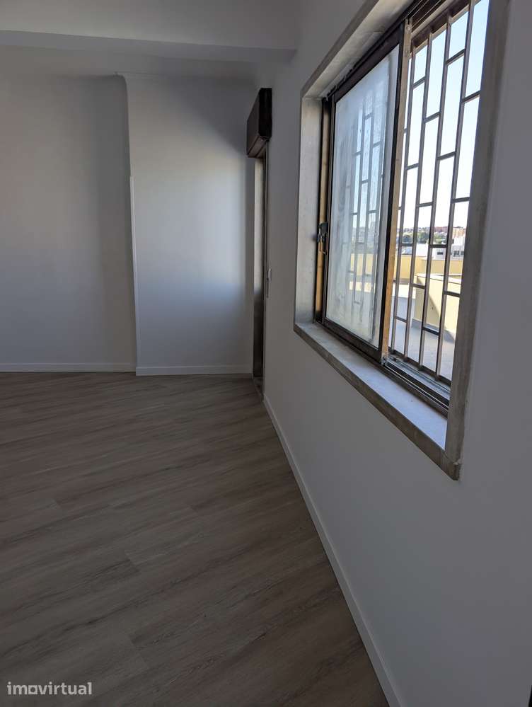 Atelier de 40m² com possilidade de um lugar de estacionamento - Grande imagem: 2/10