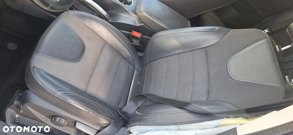 Ford Kuga mk2 fotel lewy przód europa - 1