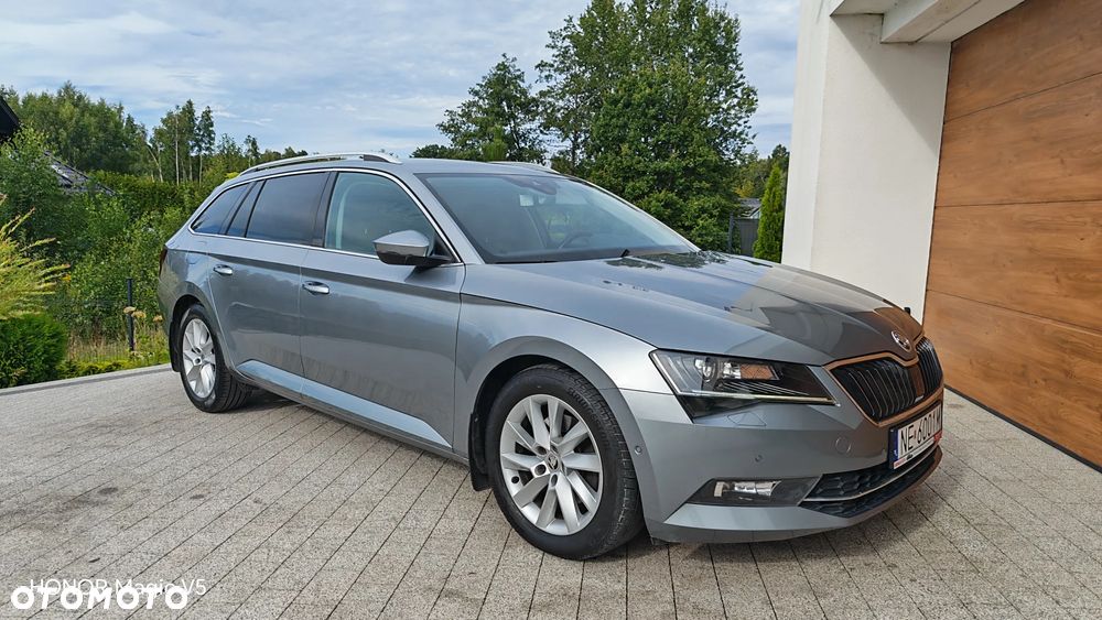 Skoda Superb 2.0 TDI DSG Premium Edition - 27
