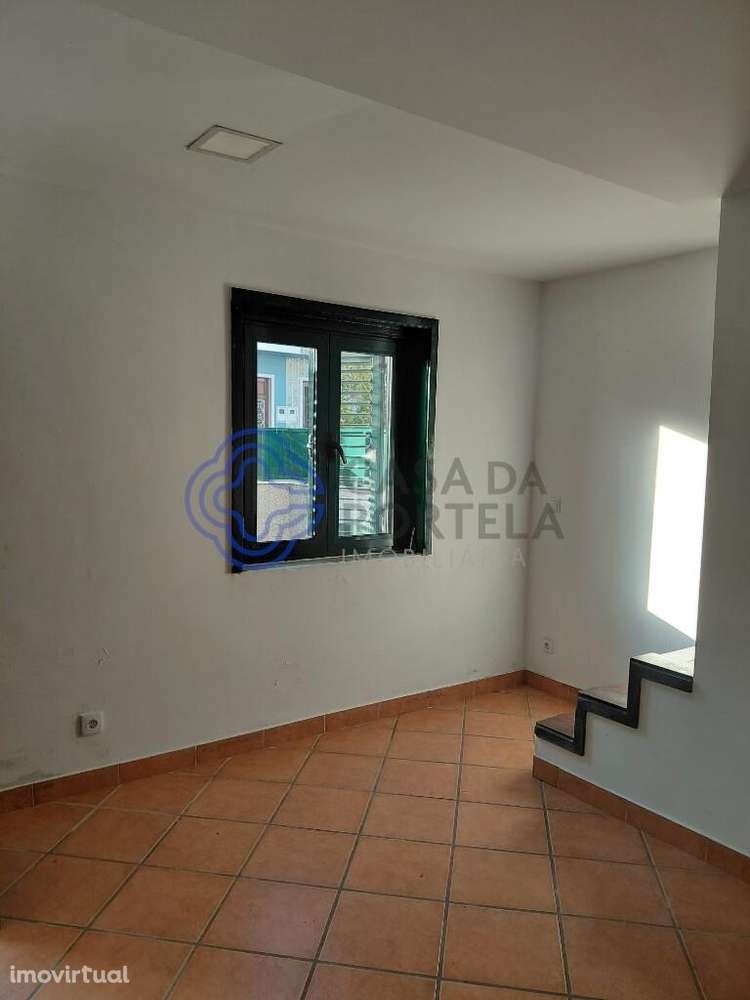 Moradia germinada T2 no Porto inada T2 no Porto localizada em zona hab - Grande imagem: 4/24