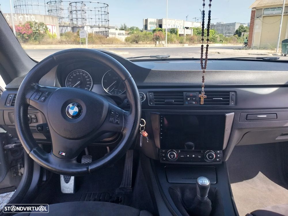 BMW 320 d Coupe Edição M - 7