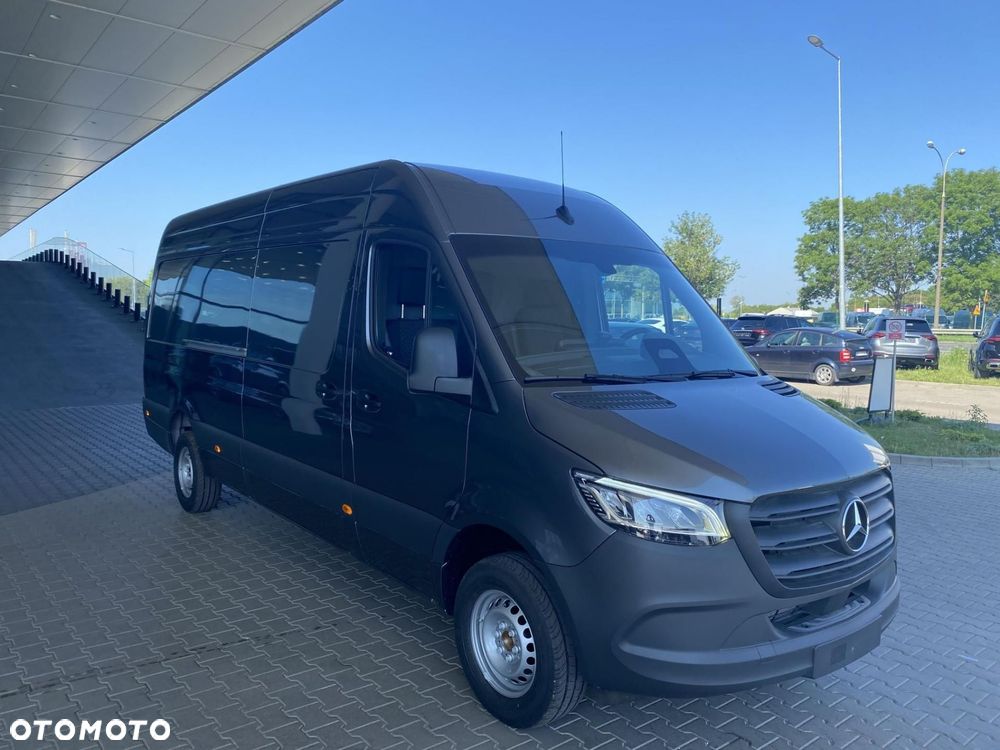 Mercedes-Benz Sprinter - 4