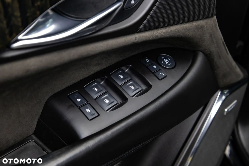 Cadillac Escalade 6.2 V8 AWD AT Platinum - 17