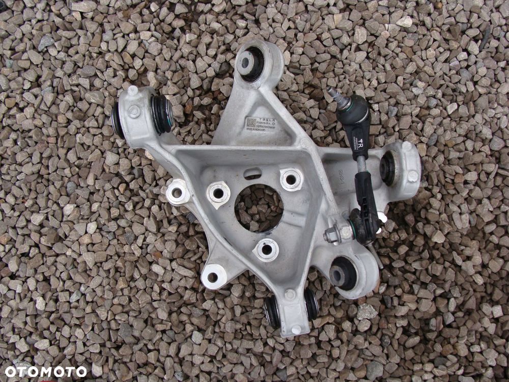 zwrotnica prawy tył tesla model y 1288416-00-a - 2