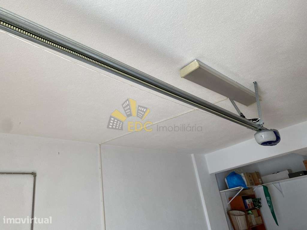 Garagem BOX com acesso direto à rua | Lopas- Agualva | Marque já a ... - Grande imagem: 3/5