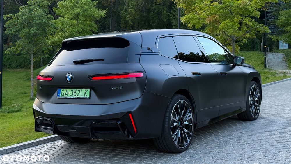 BMW iX - 21