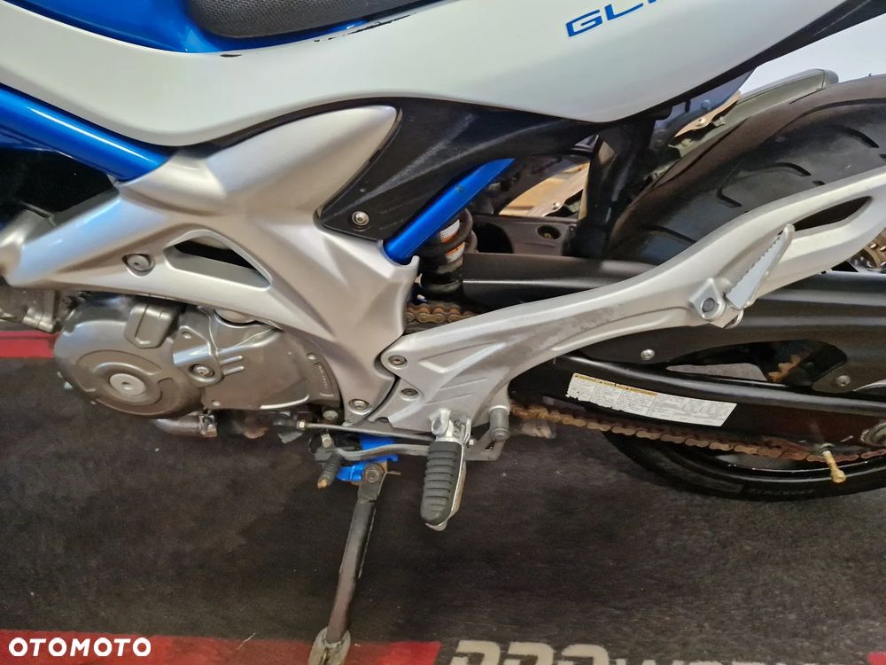 Suzuki Gladius - 14