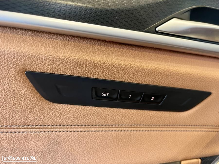 BMW 530 e Pack Desportivo M - 42