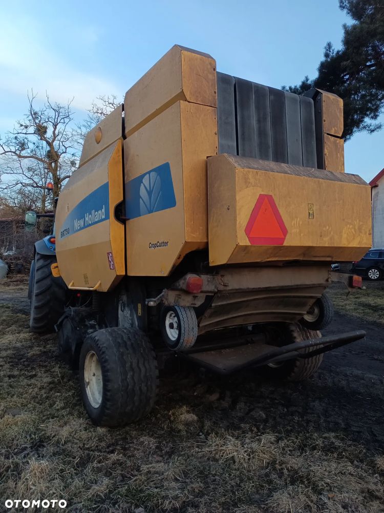 New Holland BR 750 - 2