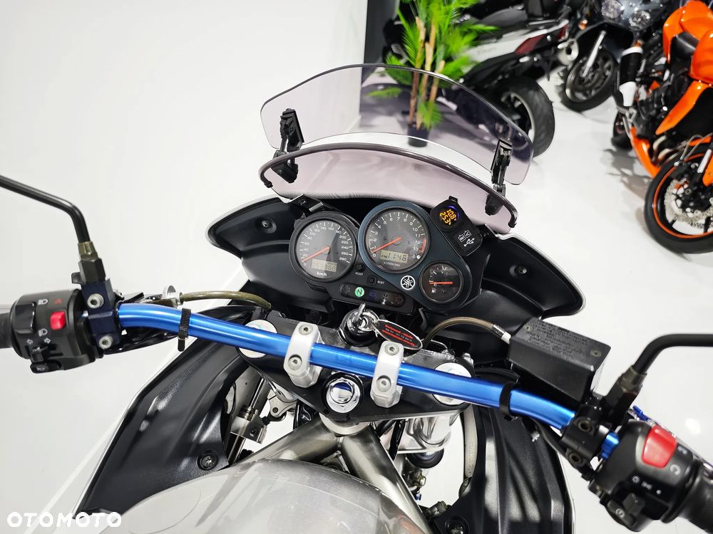 Yamaha FZS - 5