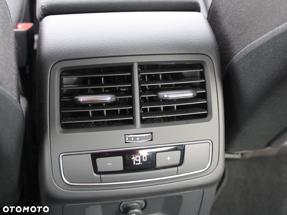 Audi A4 Limousine - 31