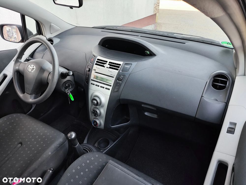 Toyota Yaris 1.0 VVT-i Sol - 18