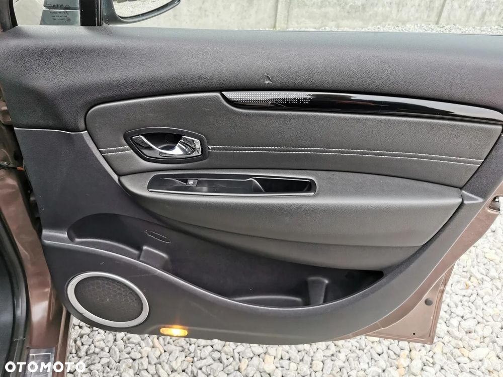 Renault Grand Scenic - 21