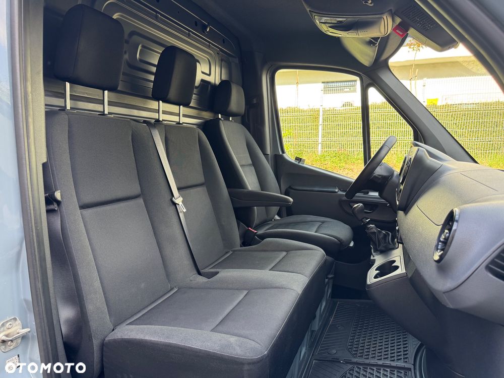 Mercedes-Benz Sprinter - 9