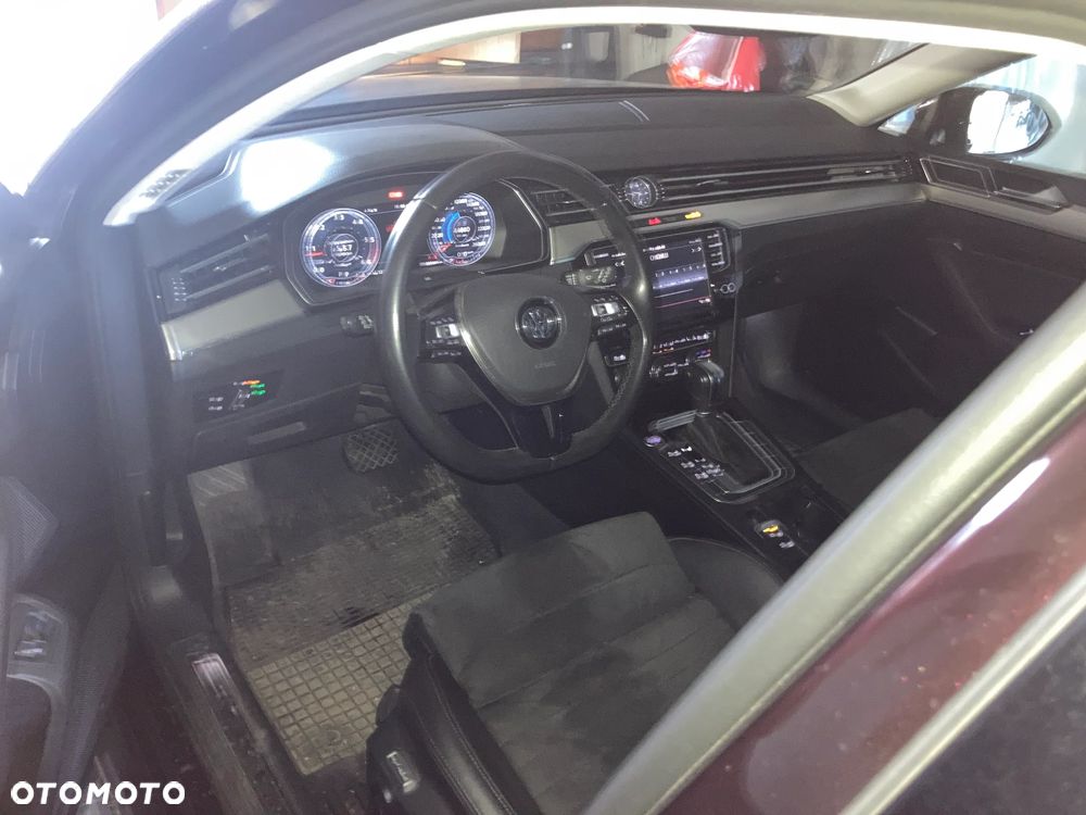 Volkswagen Passat Variant 2.0 TDI BMT Highline DSG - 9