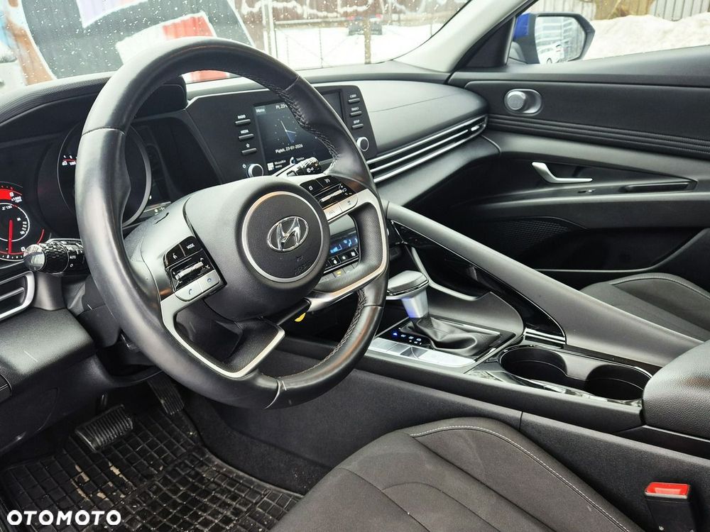 Hyundai Elantra - 10