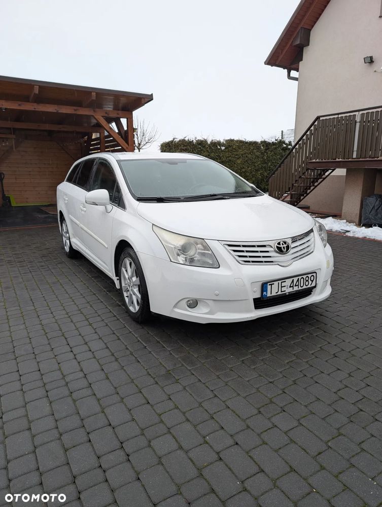 Toyota Avensis - 1