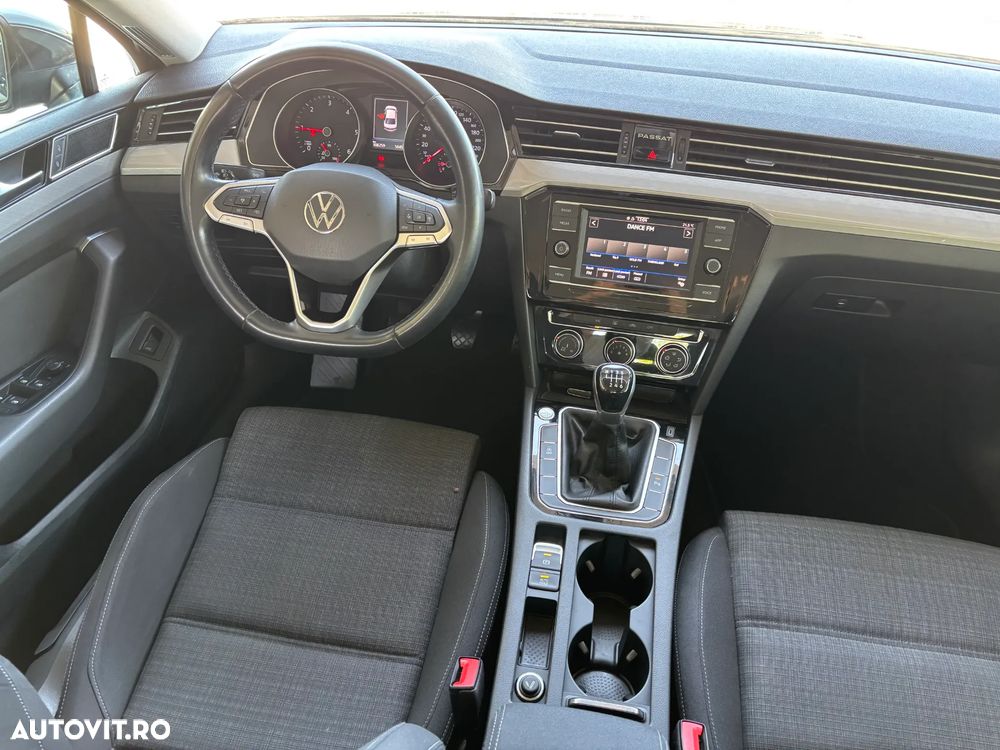 Volkswagen Passat 2.0 TDI Comfortline - 14
