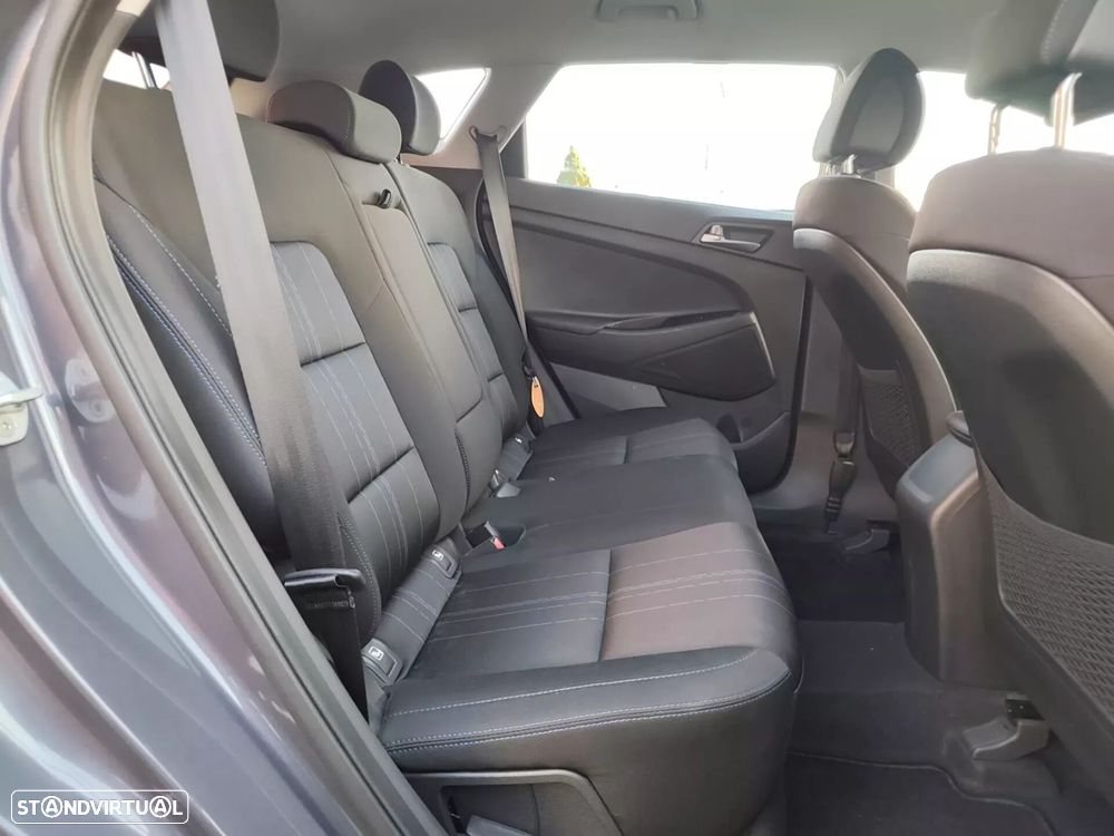 Hyundai Tucson blue 1.7 CRDi 2WD Advantage - 33