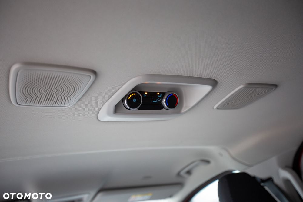 Ford Tourneo Custom - 15