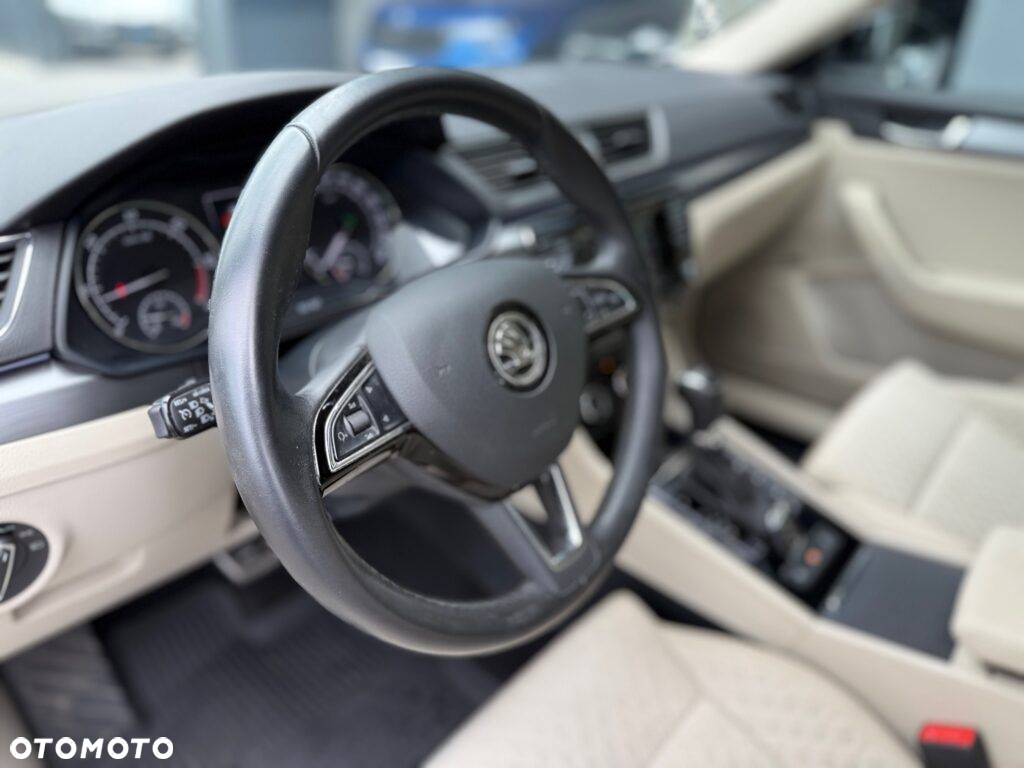 Skoda Superb 2.0 TDI Style DSG - 26