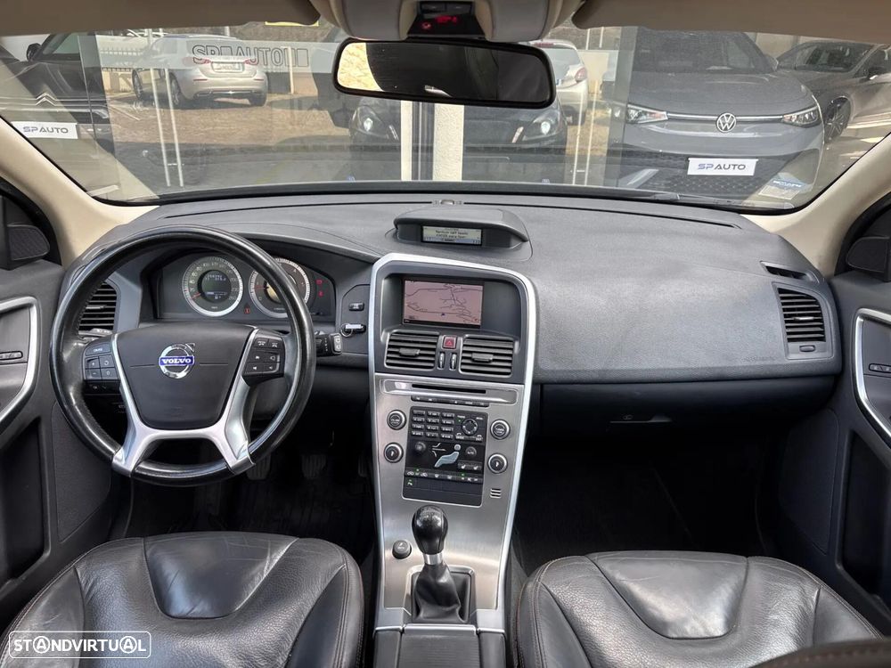 Volvo XC 60 2.4 D Drive Momentum - 26