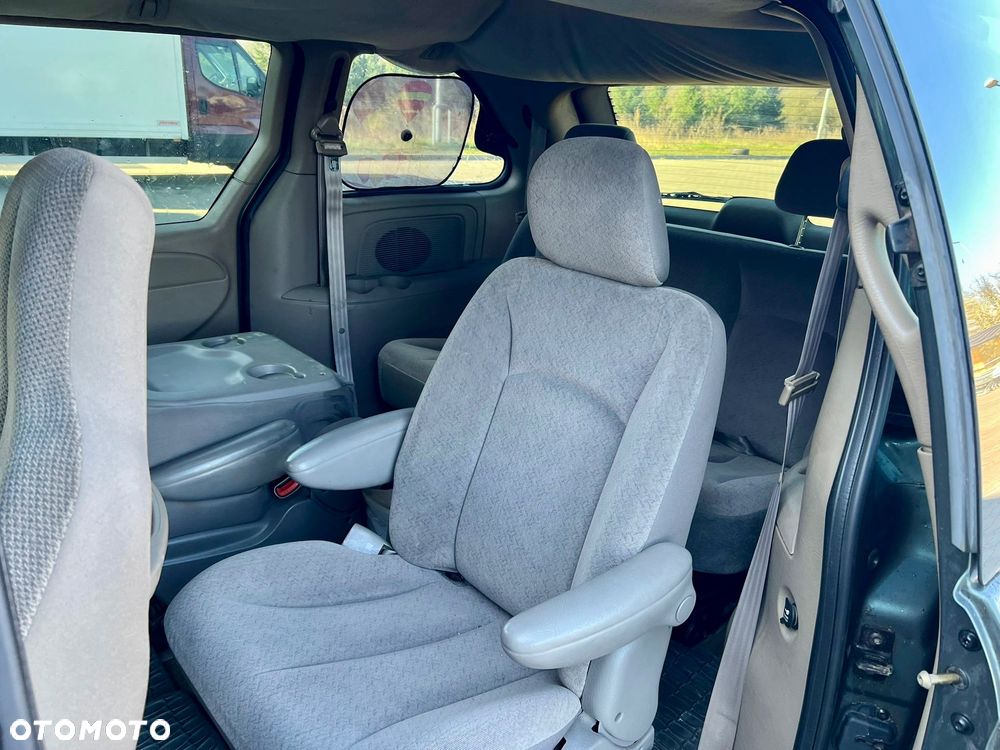 Dodge Caravan - 14