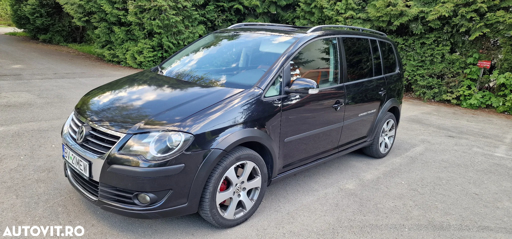 Volkswagen Touran 2.0 TDI DPF DSG Cross - 2