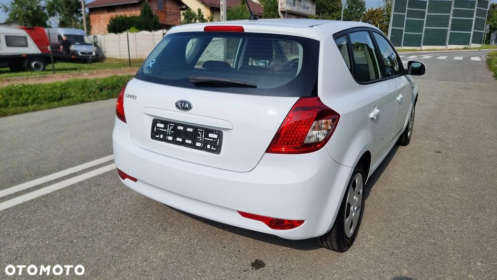 Kia Ceed - 7