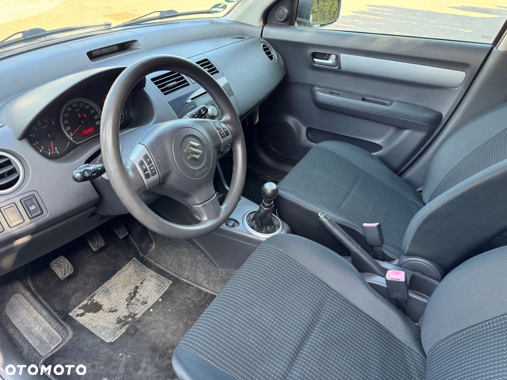 Suzuki Swift 1.3 Comfort dance - 11